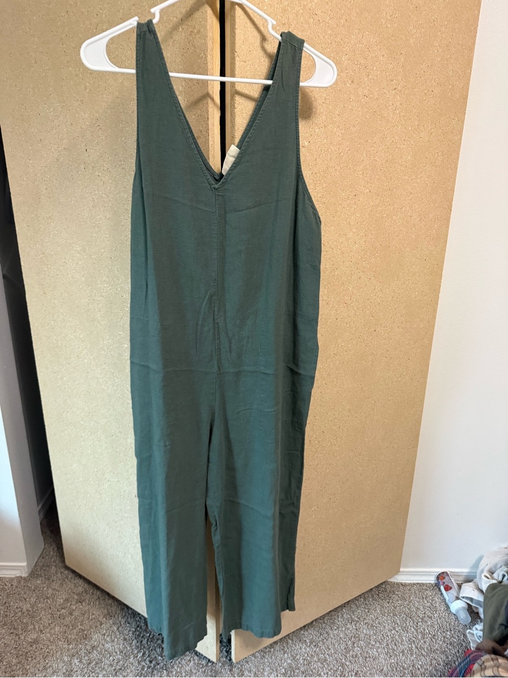 Universal Thread Dark Green V-Neck Sleeveless Wide-Leg Jumpsuit